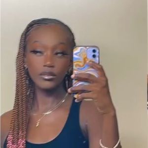 Meet your Posher, Vanessa